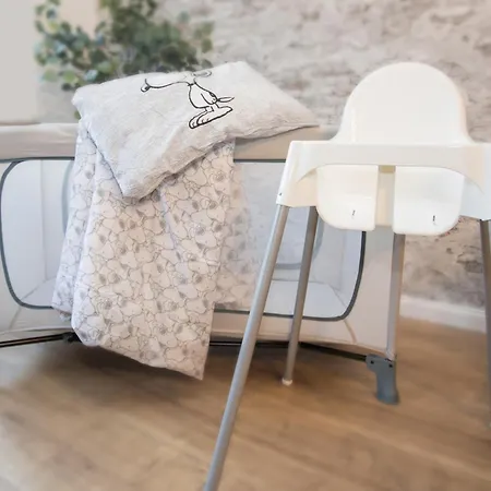 Apartment Comfort - Balcony - Free Private Parking *